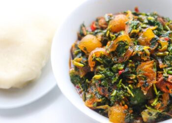 Let Sisi Yemmie teach You how to Prepare this Rich & Nutritious Edikaikong Soup