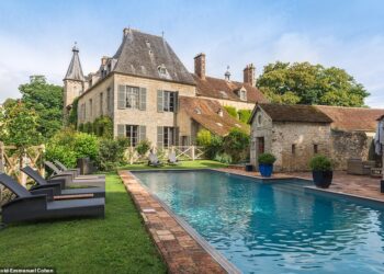 Twenty fairytale French chateaux you can RENT