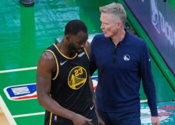 Warriors’ Draymond Green frustrated after being pulled in 4th quarter, but understands need to ‘roll’ with hot lineup